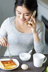强扭校草苦涩难咽，重生后她放弃了精品选集
