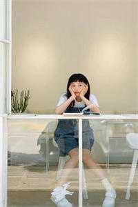 重生不舔校草后，反被他求婚啦热门
