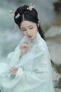 强扭校草苦涩难咽，重生后她放弃了未删减版