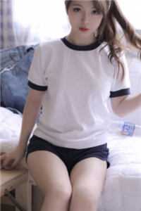 逃出囚笼归来，她将世子踢下神坛未删节