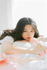 会议上未婚妻嫌我多嘴，我闭嘴后公司却倒闭了畅销巨著