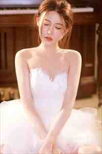 逃出囚笼归来，她将世子踢下神坛试读