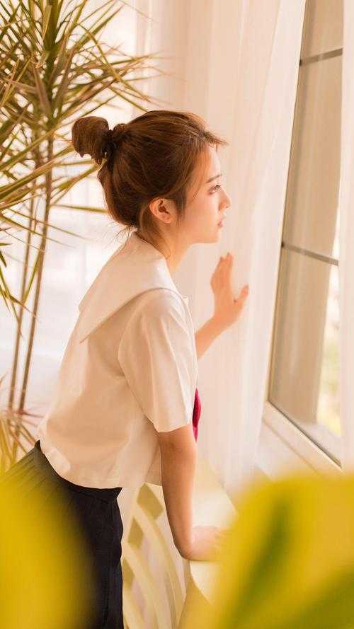 白日清冷帝师，夜里缠我腰肢小说