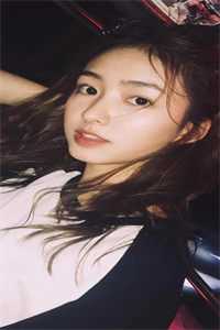 被强行赶下飞机后，首富全家跪求我救命新上热文