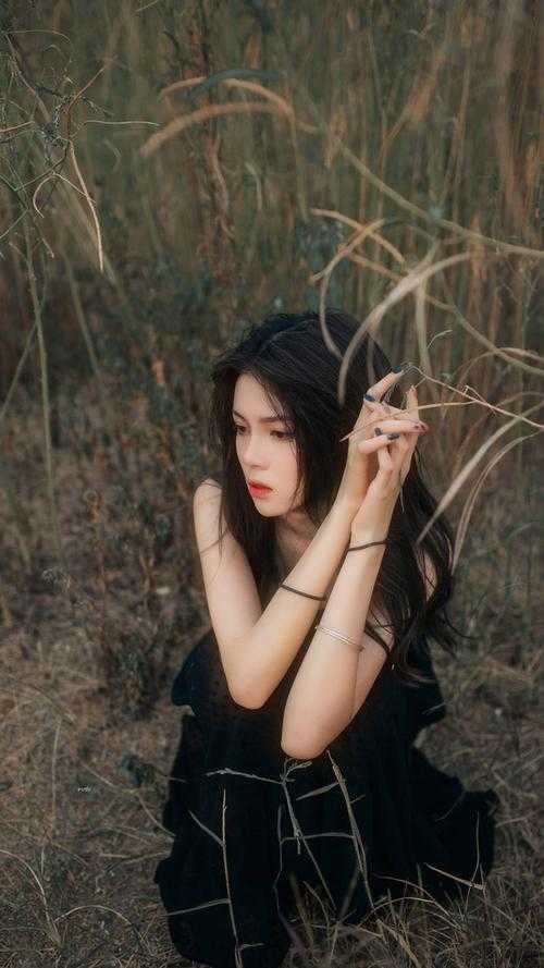 去参加同学婚礼后，首富老婆吓哭了最新