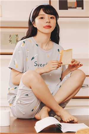 都重生换回女儿了，资本家小姐疯亿点怎么了沈知微霍霆轩后续+完结