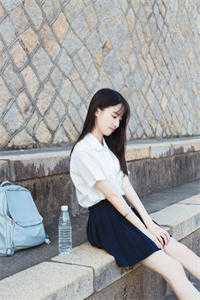 女总裁将五百万奖金颁给实习生后，我直接让公司破产最新章节