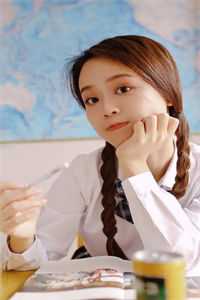 会议上未婚妻嫌我多嘴，我闭嘴后公司却倒闭了前言+后续