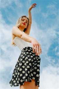 越过高山终见晨光全局