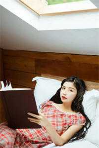 校花偷我黑卡请全班买labubu，我杀疯了无删减版