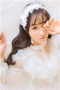 逃出囚笼归来，她将世子踢下神坛全篇