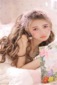 逃出囚笼归来，她将世子踢下神坛爆款宝藏